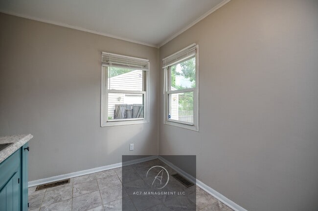 Building Photo - 4027 Beatty Dr