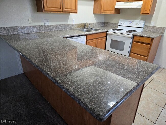 Building Photo - 4300 N Lamont St