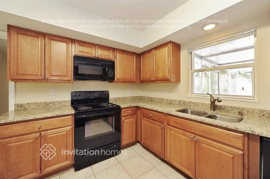 Building Photo - 350 McArthur Ave