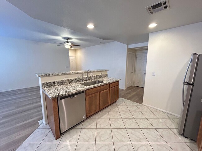 Building Photo - Cozy 2 Bedroom 2 Bathroom Summerlin Condo!
