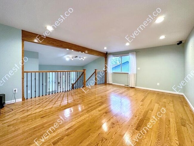 Building Photo - Charming 4-Bedroom Home with Spacious Layo...