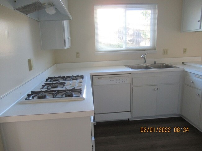 Building Photo - Single Story Northern Vandenberg Village Home