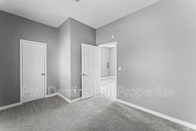 Building Photo - 918 S Appleton Ave