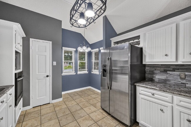 Building Photo - "Charming 3-Bed Oasis with Modern Touches & Granite Elegance in Houston!"