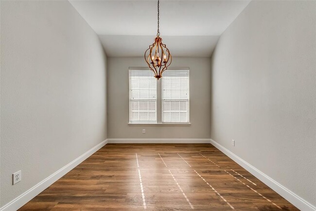 Building Photo - 10733 Vista Heights Blvd