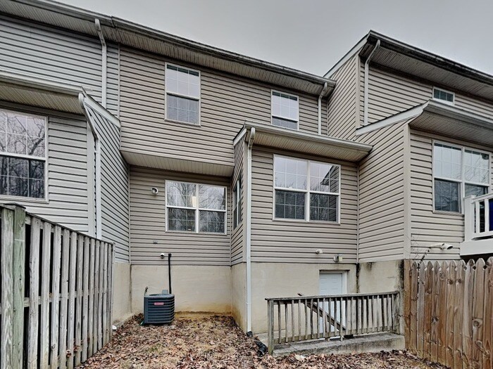 Building Photo - 7 Winlo Ct