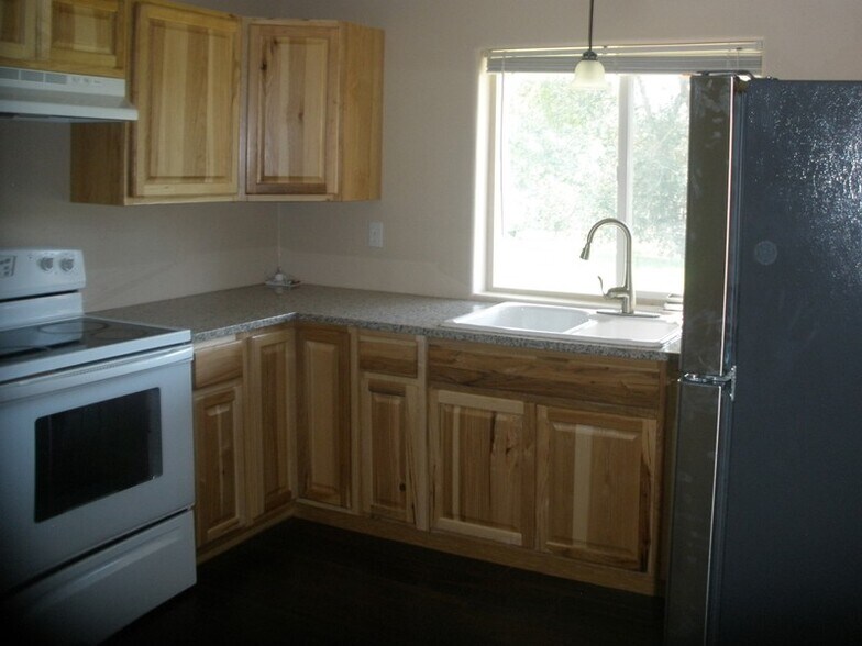 Building Photo - 4045 W Juniper Rd