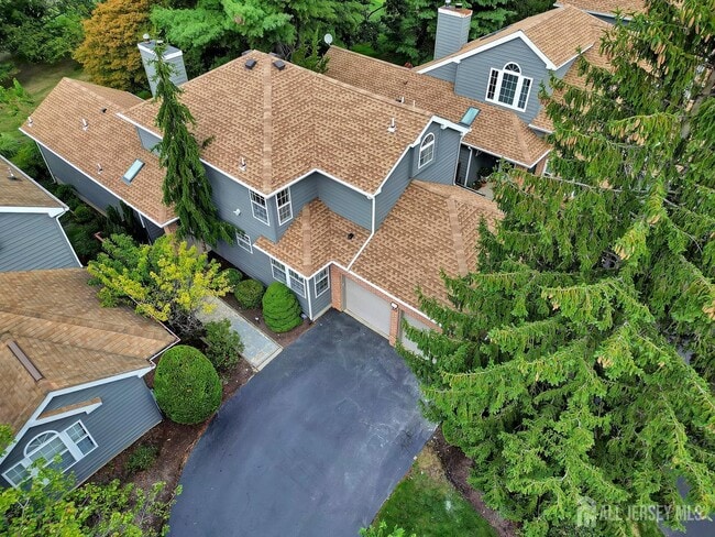 Building Photo - 10 Sawgrass Ct