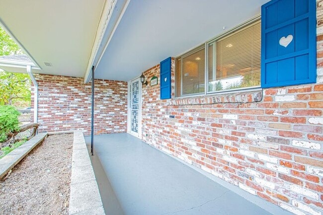 Building Photo - 6509 Louisiana Dr