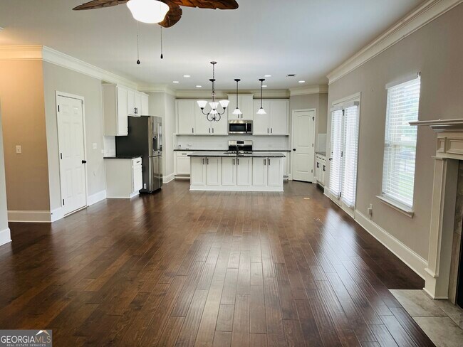 Building Photo - 1005 Vintage Ct