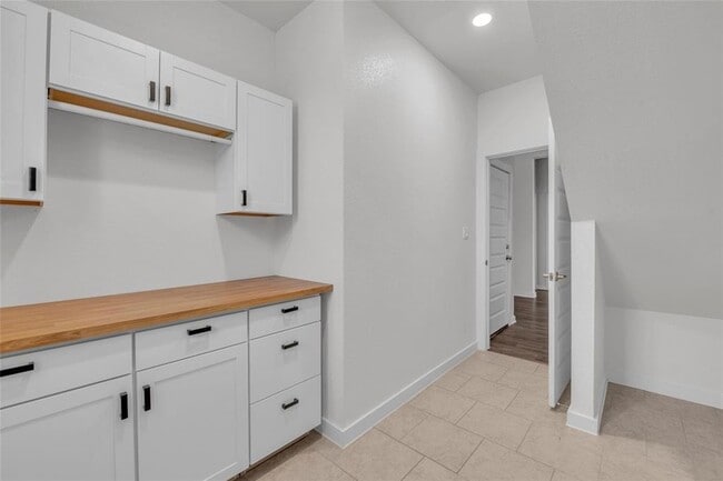 Building Photo - 125 High Plains Dr