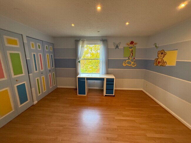 Building Photo - 11 Honeybell Ct