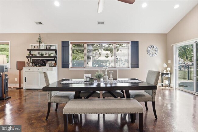 Building Photo - 5202 Garner St