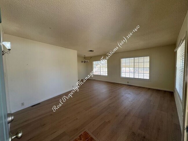 Building Photo - Quite Country Living 3 Bed-2 Bath