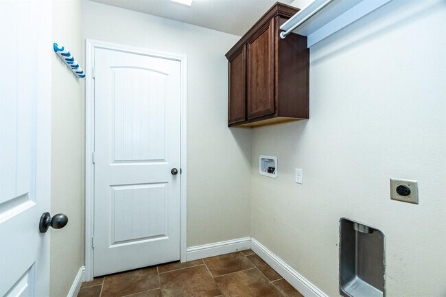 Building Photo - 9706 Ridgely Ave