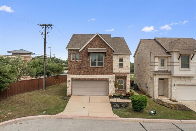 Primary Photo - 2105 Town Centre Dr