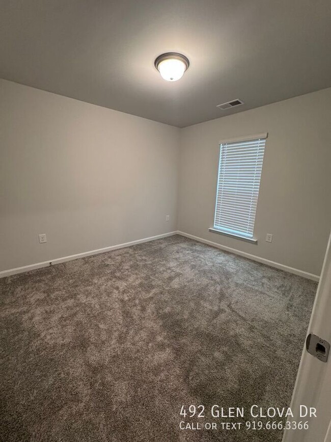 Building Photo - 492 Glen Clova Dr