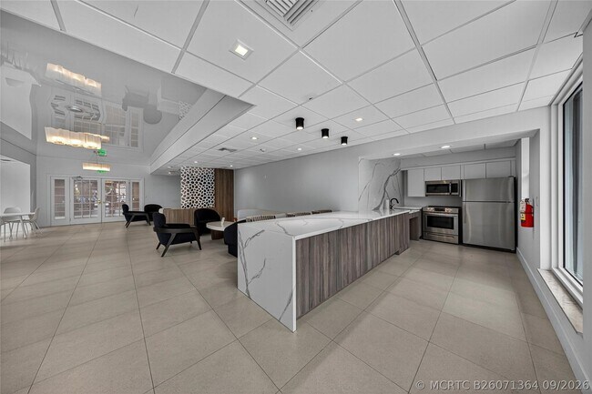 Building Photo - 1800 N Andrews Ave