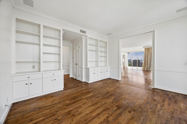 Building Photo - 3711 San Felipe St