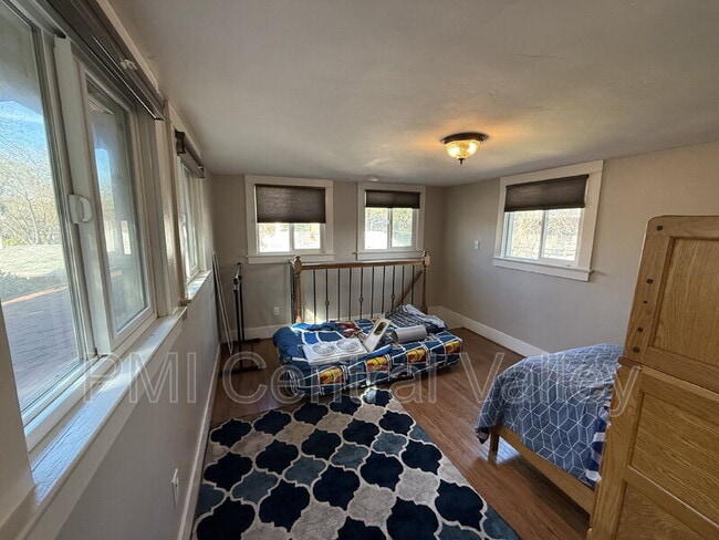 Building Photo - 416 Sycamore Ave