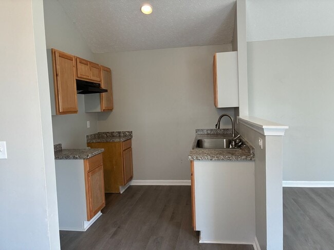 Building Photo - Cozy Ranch in Shawnee