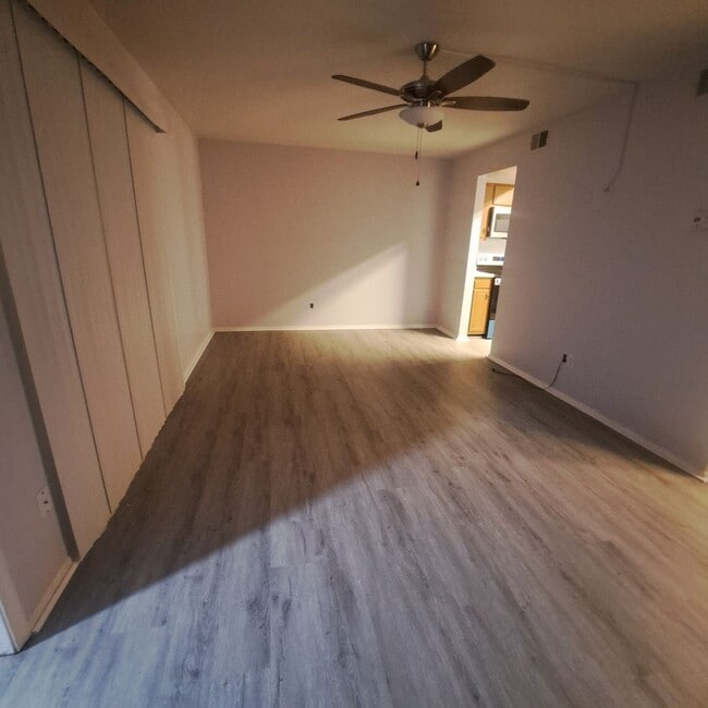 Building Photo - 6590 Stoney Point S