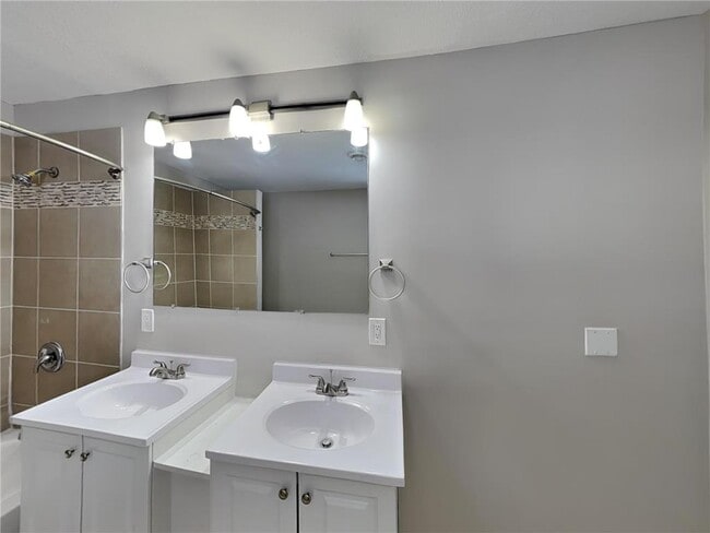 Building Photo - 13516 Grand Ave