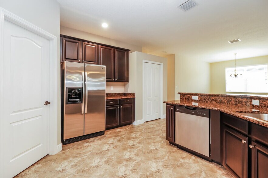 Building Photo - 12307 Cricklewood Dr