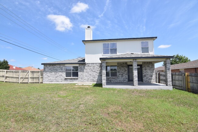 Building Photo - 2200 Riley Dr