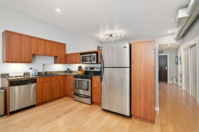 Building Photo - 889 Date St