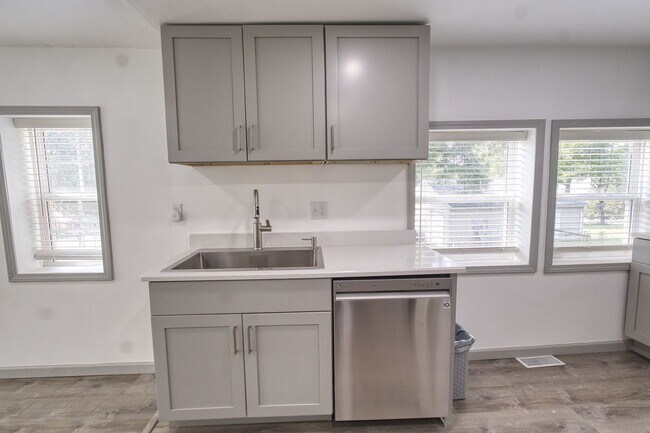 Building Photo - Modern 3-Bedroom Home with Smart Features & Premium Upgrades