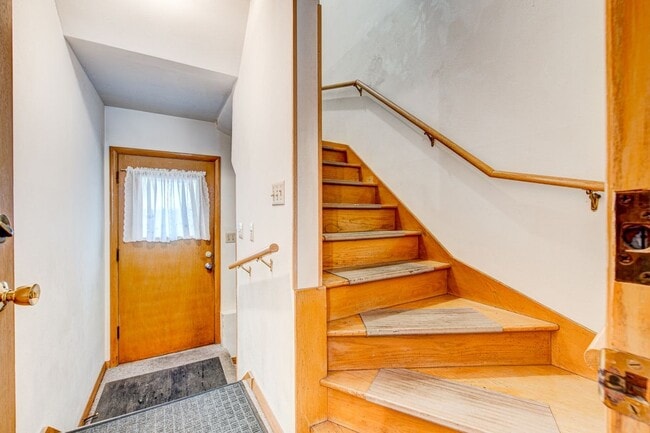 Building Photo - 2137 S 71st St