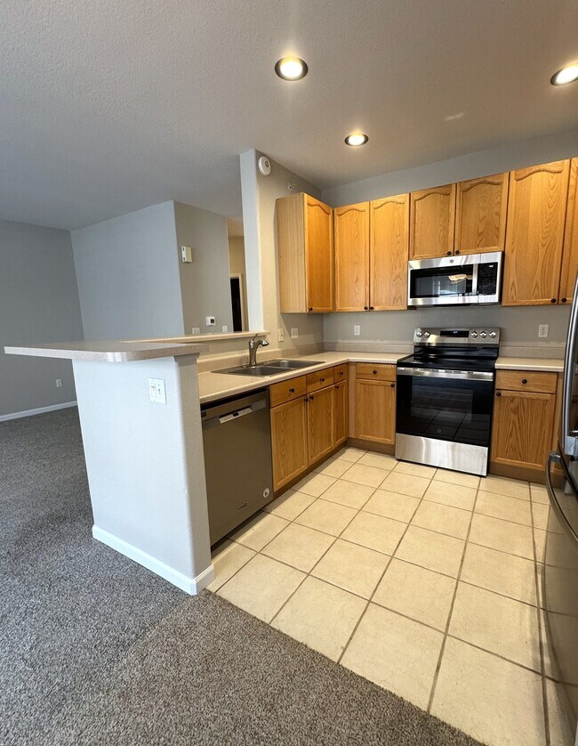 Building Photo - 8465 S Holland Way
