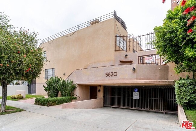 Building Photo - 5820 Yolanda Ave