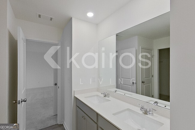 Building Photo - 216 Birch Ave