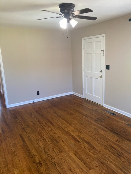 Building Photo - 129 Stirton Rd