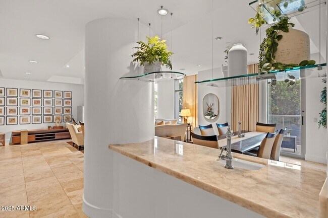 Building Photo - 2402 E Esplanade Ln