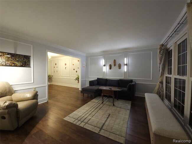 Building Photo - 45520 Morningside Dr
