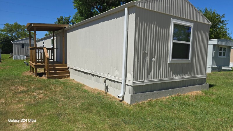 Building Photo - 906 FM247