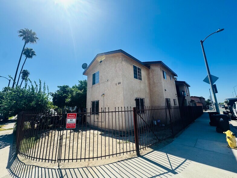 Building Photo - 7704 S Grand Ave