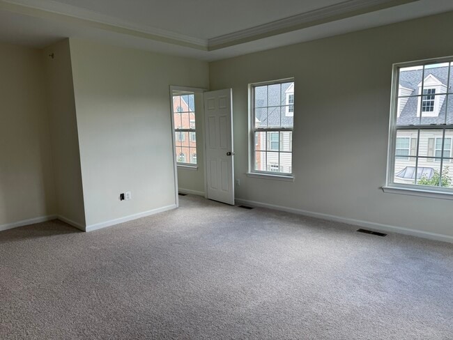 Building Photo - 2503 Eastbourne Dr