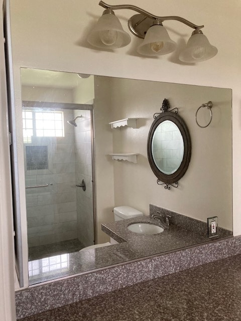 Bathroom front 2nd floor - 815 N Mansfield Ave