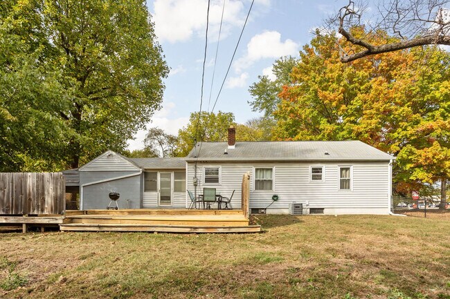 Building Photo - 2307 E 65th St