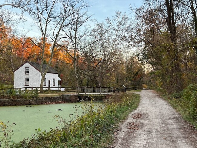 Building Photo - Bethesda/Mohican Hills stunner