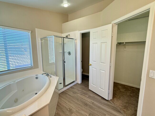 Building Photo - 8300 La Strada Ave