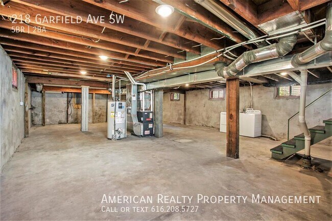 Building Photo - 218 Garfield Ave SW