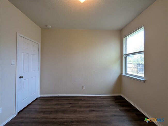 Building Photo - 341 Placid Meadow