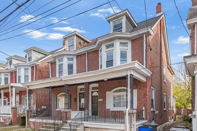 Primary Photo - 378 N Evans St