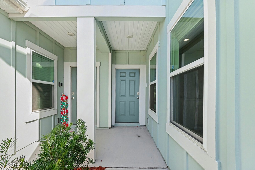 Building Photo - 9067 Gifford Dr