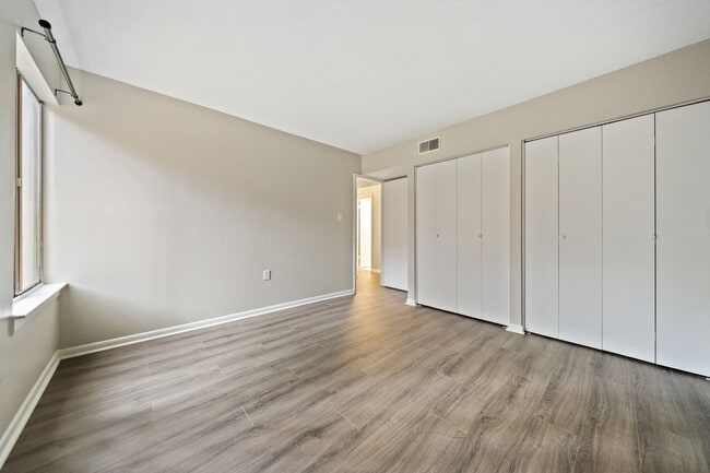 Building Photo - Available early May in Bolinwood!